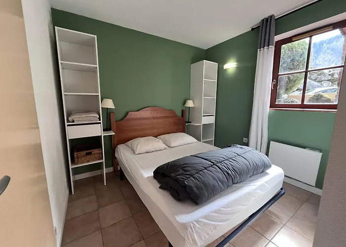 Appartement En Rez-de-chaussee, Parking - 4 Pers. - Fr-1-812-158