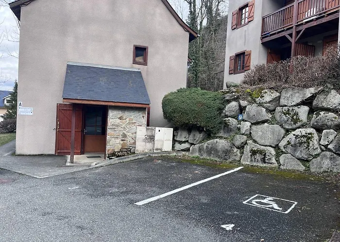 Appartement En Rez-de-chaussee, Parking - 4 Pers. - Fr-1-812-158 *